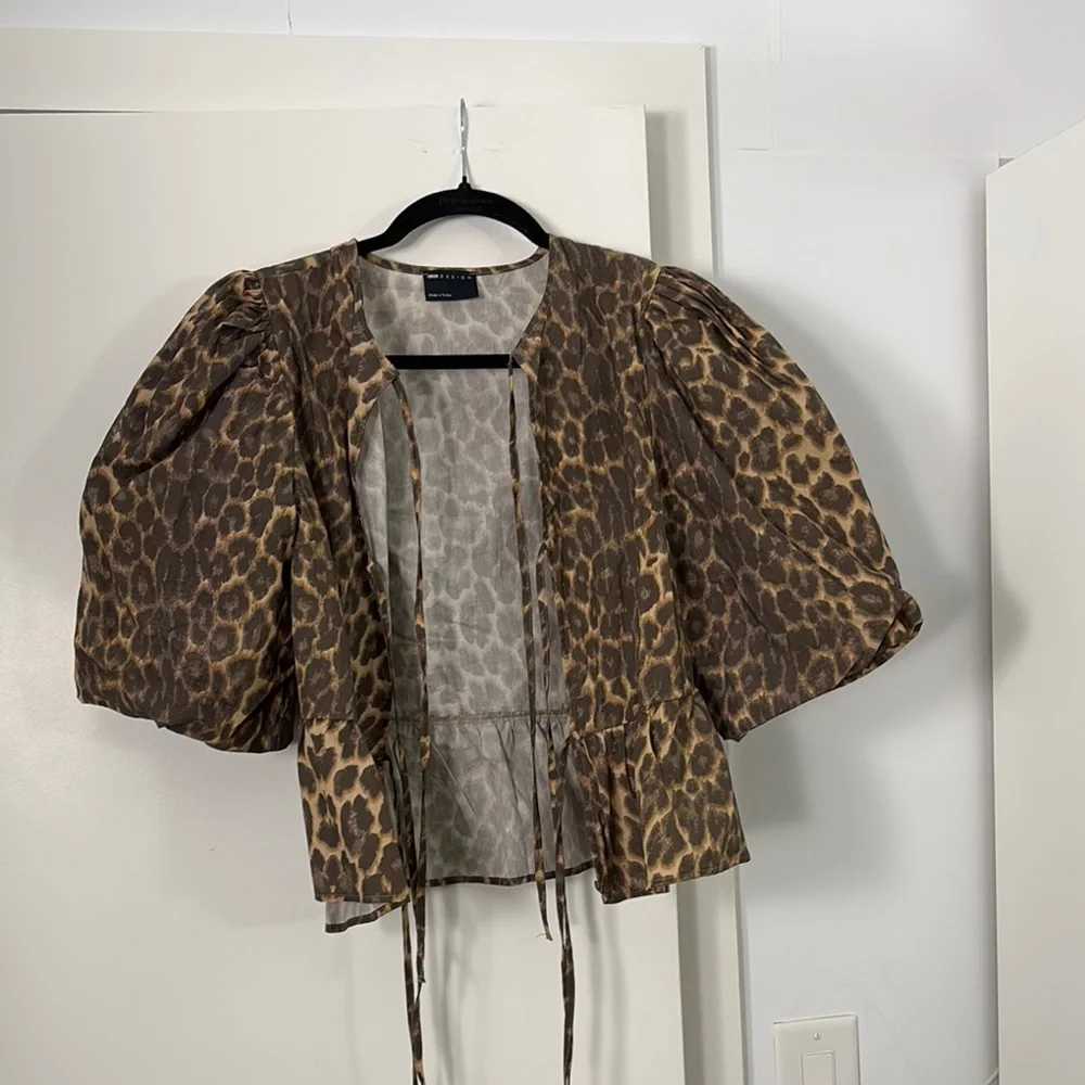 Leopard Print Puff Sleeve Blouse - Picture 1 of 1